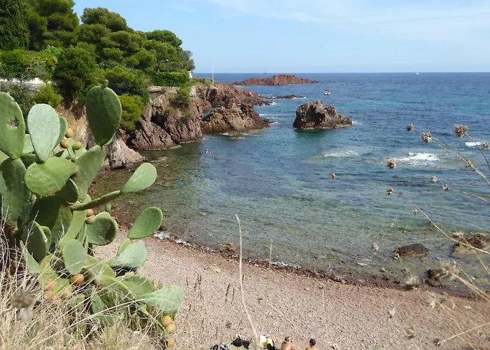 Rifugio Storico Sul Mare * Сен-Рафаель